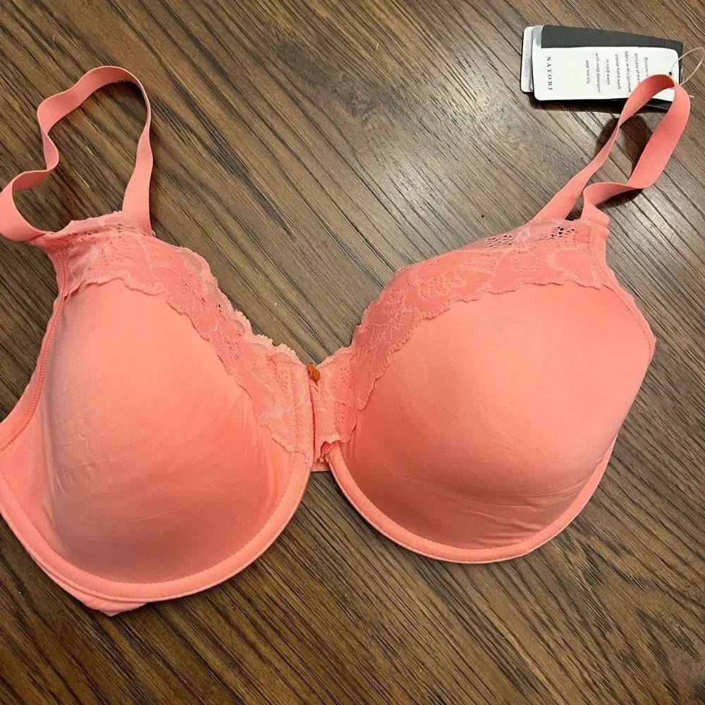NWT Natori women’s buttery soft All Day Hidden Glamour Bra. Size 32 DD